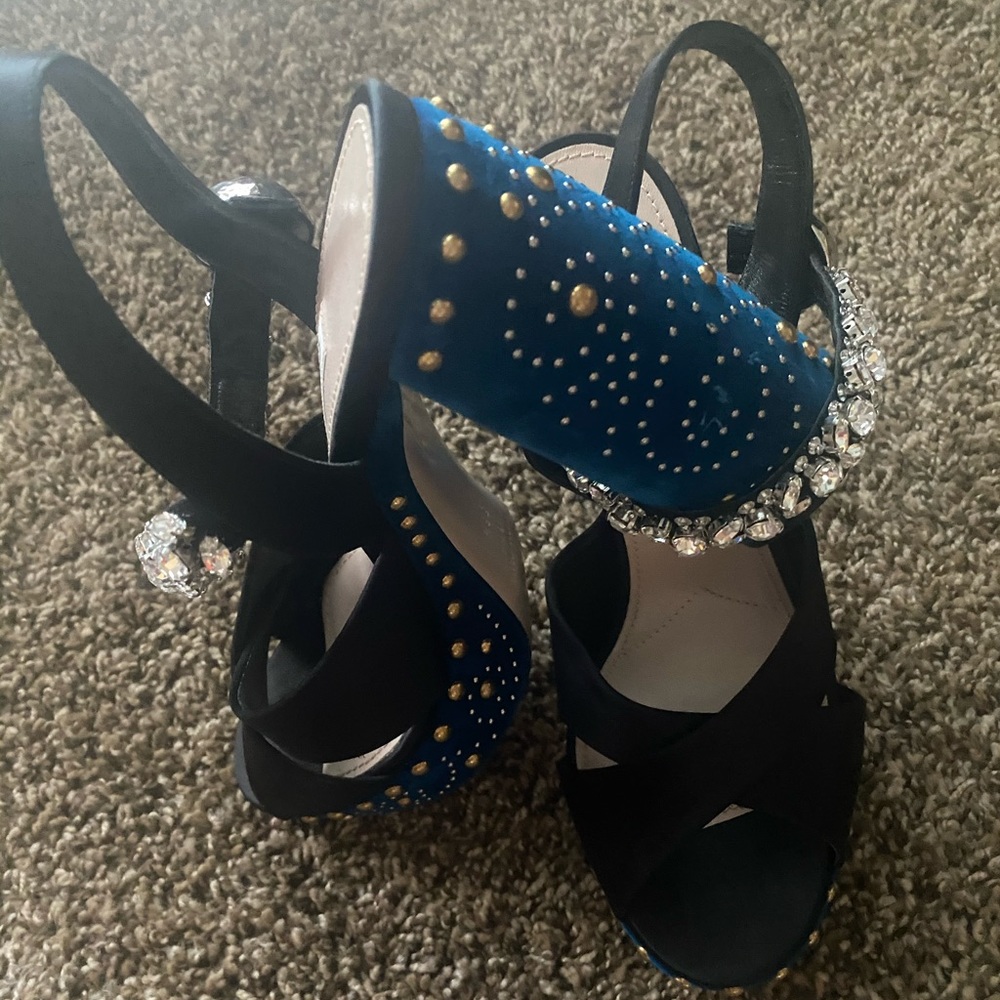 High heel sandals